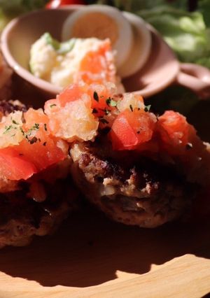 もち麦ハンバーグに簡単みぞれトマト-レシピのメイン写真