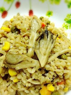 炊飯器もち麦と舞茸のピラフ風炊き込みご飯-レシピのメイン写真