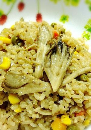炊飯器もち麦と舞茸のピラフ風炊き込みご飯-レシピのメイン写真