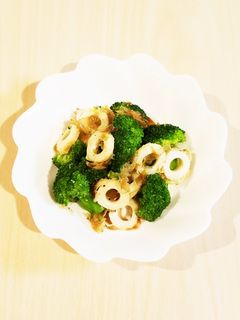 ブロッコリーと竹輪のオリーブ醤油あえ-レシピのメイン写真