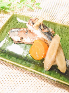 圧力鍋で秋刀魚と根菜の煮物-レシピのメイン写真
