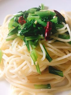 我が家の定番パスタ 小松菜ペペロンチーノ-レシピのメイン写真