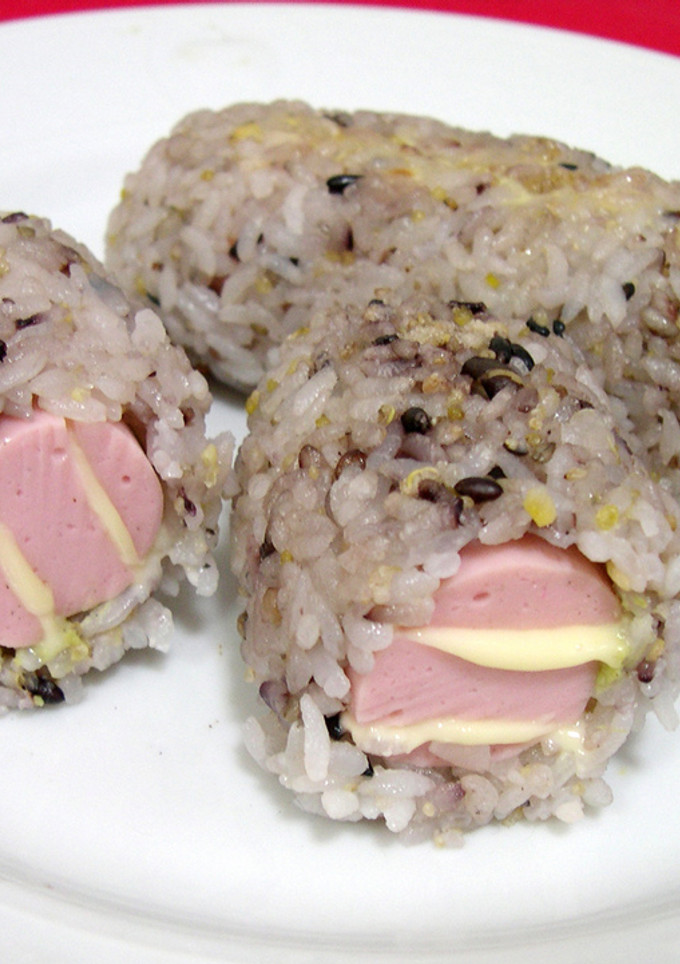 魚肉ソーセージ in 焼きおにぎり-レシピのメイン写真