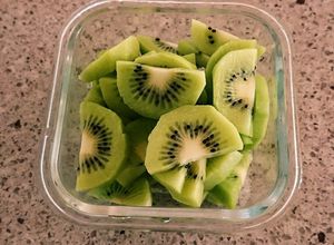 固く酸っぱいキウイを甘く食べよう♪-レシピのメイン写真
