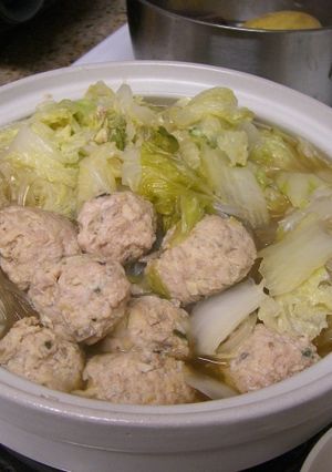 白菜たっぷりふわふわ鶏団子なべ-レシピのメイン写真