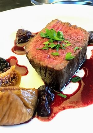 牛もも肉のグリエ ベリーソース-レシピのメイン写真