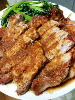 市販のソースで*豚肉の厚切りステーキ*-レシピのメイン写真