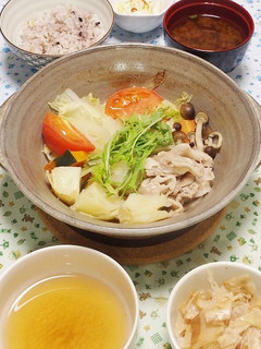 【一人鍋】豚肉とたっぷり野菜の蒸し鍋-レシピのメイン写真