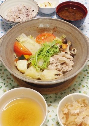 【一人鍋】豚肉とたっぷり野菜の蒸し鍋-レシピのメイン写真