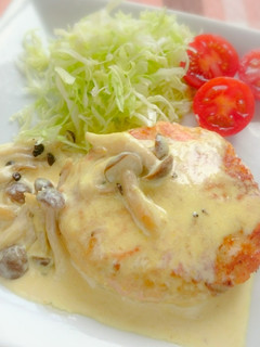 鮭バーグ★きのこクリームソース-レシピのメイン写真