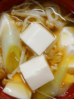 簡単❀朝食♪えのきとネギと豆腐のお吸い物-レシピのメイン写真