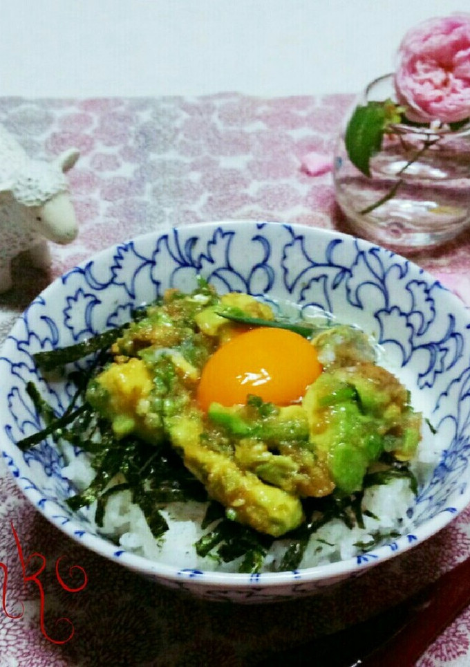 ｱﾎﾞｶﾄﾞと明太子、温泉卵のせ丼だょ♪-レシピのメイン写真