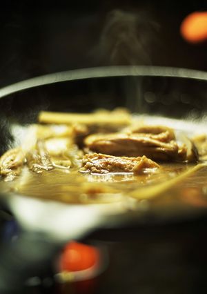 手羽中と蓮根と牛蒡のニンニク入り甘酢煮-レシピのメイン写真