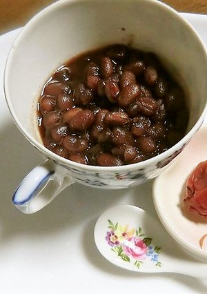 ゆであずきの味付けに、お砂糖としょうゆ-レシピのメイン写真