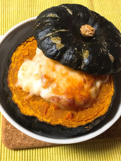坊ちゃんかぼちゃの丸ごとグラタン-レシピのメイン写真