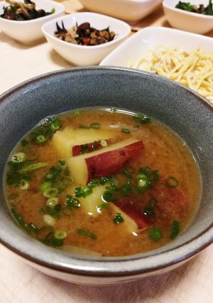 生姜が効いて温まる~!さつま芋のお味噌汁-レシピのメイン写真