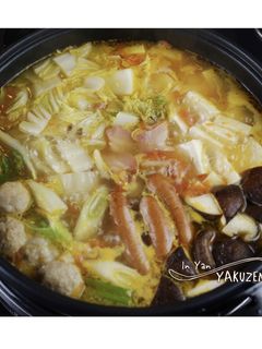 トマト鍋。具は普通鍋。締めは絶品パスタ-レシピのメイン写真