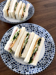 ハム、玉ねぎ、チーズのサンドウィッチ-レシピのメイン写真