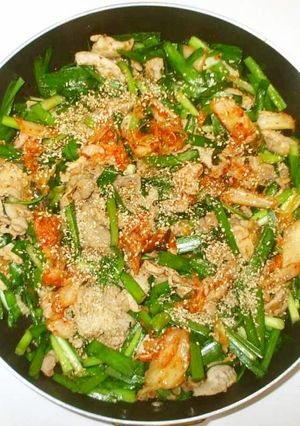 豚肉ニラのキムチ炒め♪簡単豚キムチ-レシピのメイン写真