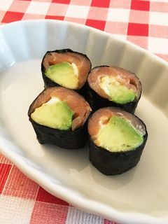 サーモンアボカドのクリチー海苔巻き-レシピのメイン写真
