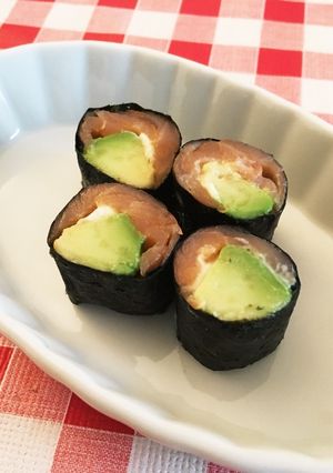 サーモンアボカドのクリチー海苔巻き-レシピのメイン写真