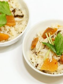 柿ときのこの炊き込みごはん-レシピのメイン写真