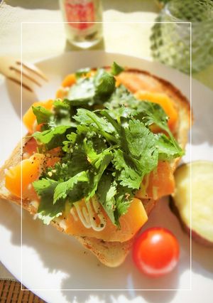 パクチー香る❀　ハム×柿のトースト-レシピのメイン写真