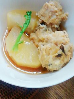 きのこ入り鶏団子と大根の煮物-レシピのメイン写真