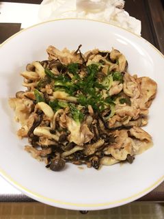 超簡単!豚バラとしめじのツナ塩昆布炒め☆-レシピのメイン写真