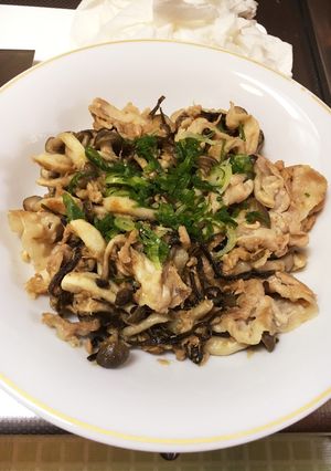 超簡単！豚バラとしめじのツナ塩昆布炒め☆-レシピのメイン写真