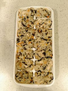 離乳食中期★ひじきと野菜炊き込み粥-レシピのメイン写真