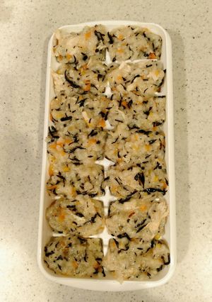離乳食中期★ひじきと野菜炊き込み粥-レシピのメイン写真