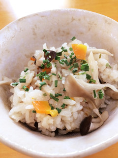 簡単!舞茸 しめじ 人参の炊き込みご飯☆-レシピのメイン写真