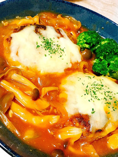 きのこのチーズ煮込みハンバーグ-レシピのメイン写真