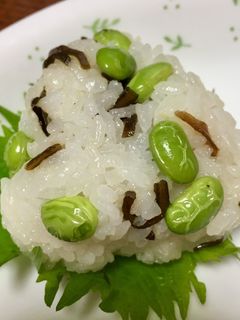 塩昆布と枝豆のおにぎり-レシピのメイン写真