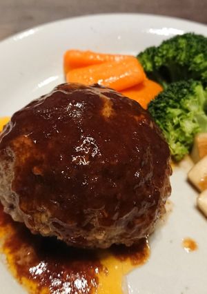 一皿で満足!王道のハンバーグプレート-レシピのメイン写真