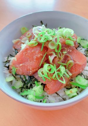 簡単な丼⭐マグロ切り落としで♬づけどーん-レシピのメイン写真