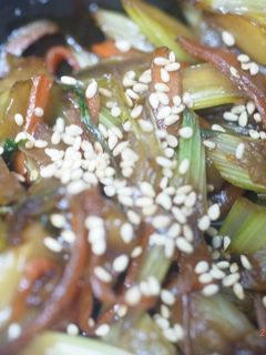 余ったセロリの茎できんぴら-レシピのメイン写真