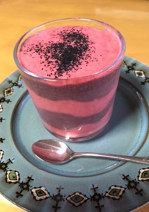 炭を食べる♡簡単ヘルシーラズベリームース-レシピのメイン写真