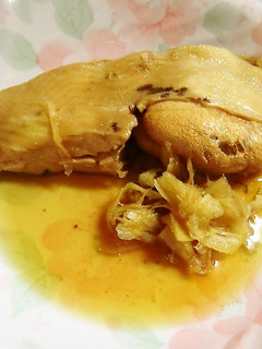 生姜の薄切りを入れて、カレイの煮つけ-レシピのメイン写真