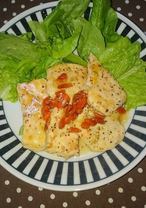 簡単!クコの実ソースでむね肉のソテー-レシピのメイン写真