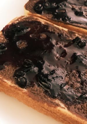 トーストヘーゼルナッツチョコブルーベリー-レシピのメイン写真