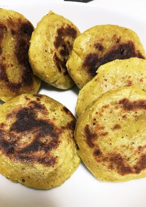 カレーの恩返しで！カレーいももち-レシピのメイン写真