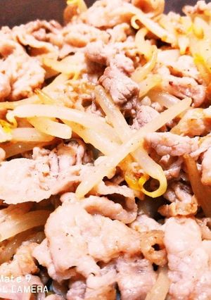 ★豚肉とモヤシのレモンバター炒め★-レシピのメイン写真