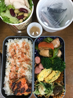 ピーマンと鳥もも肉の炒め物弁当-レシピのメイン写真
