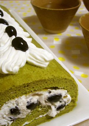 ふわふわ♪黒豆&抹茶のロールケーキ-レシピのメイン写真