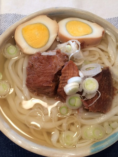 ソーキそば風おうどん-レシピのメイン写真