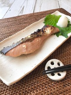 ふっくら柔らか♪鮭の塩糀(塩麹)漬け焼き-レシピのメイン写真