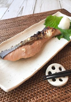ふっくら柔らか♪鮭の塩糀(塩麹)漬け焼き-レシピのメイン写真
