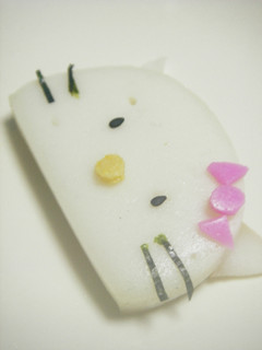 かまぼこで♪キティちゃん【簡単キャラ弁】-レシピのメイン写真